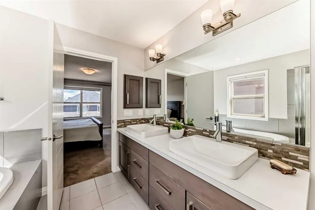 22 Riviera Place