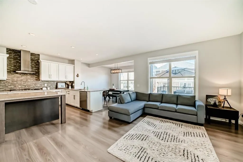 22 Riviera Place