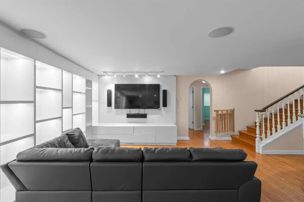 20 Windsor Crescent SW