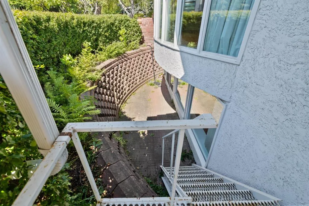 20 Windsor Crescent SW