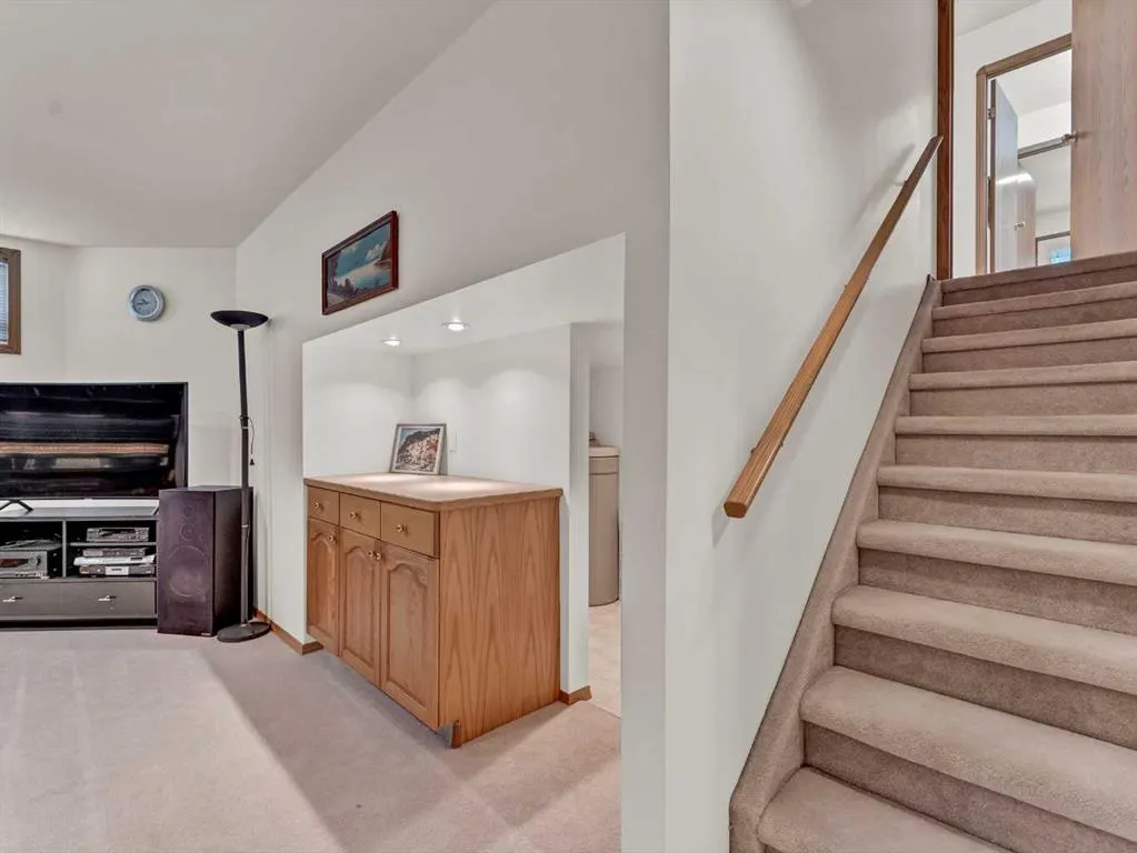 30 Preston Avenue NE