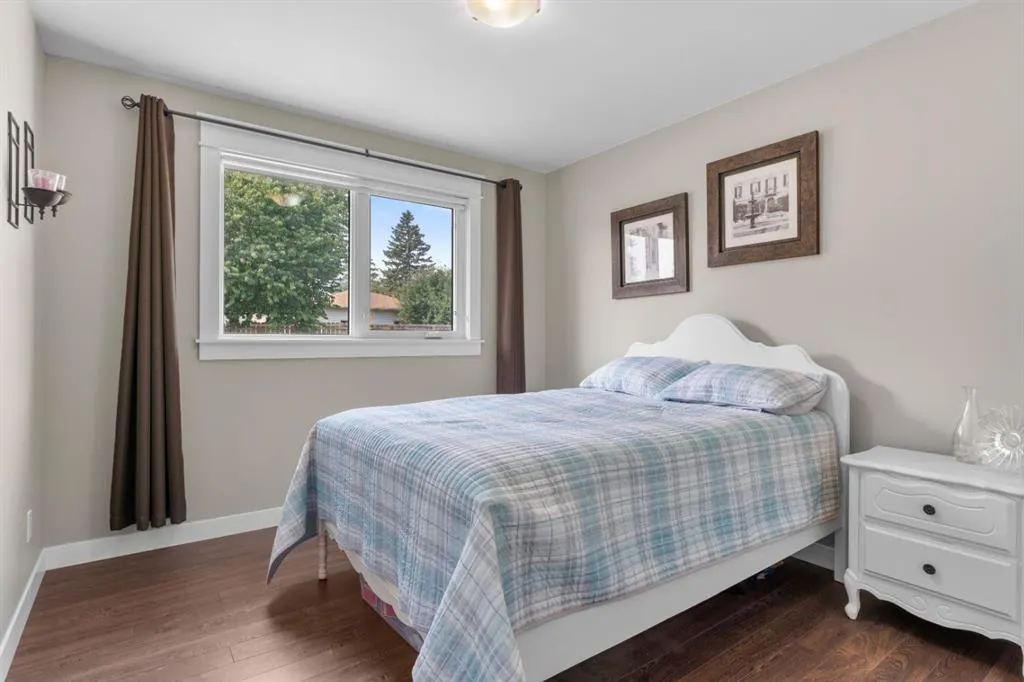 272 Deercliff Road SE