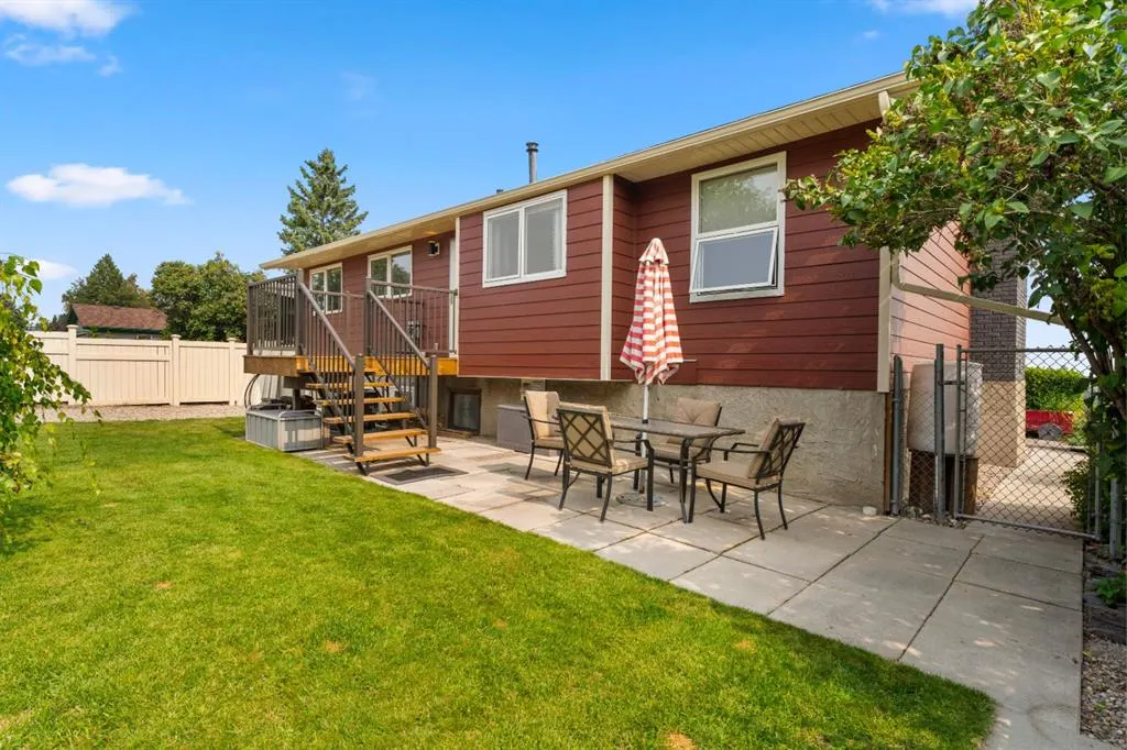 272 Deercliff Road SE