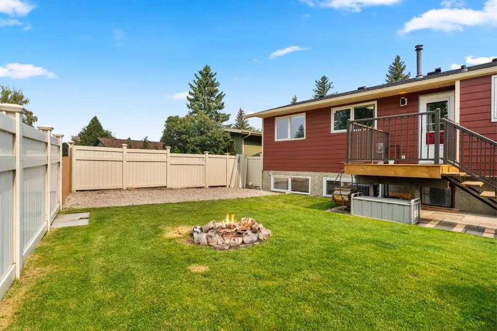 272 Deercliff Road SE