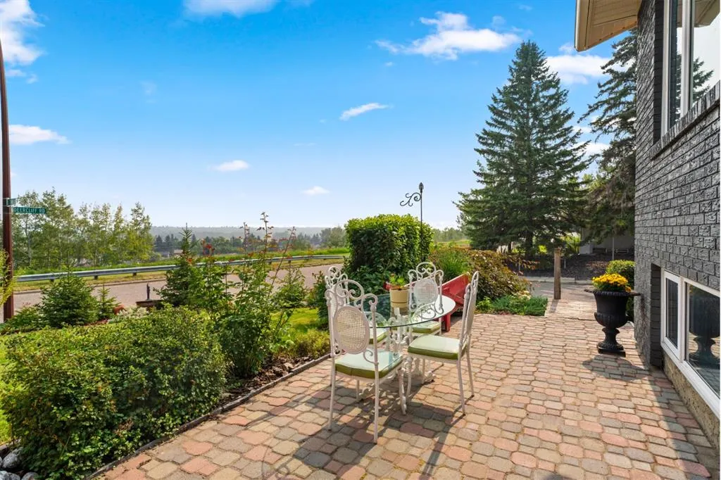 272 Deercliff Road SE