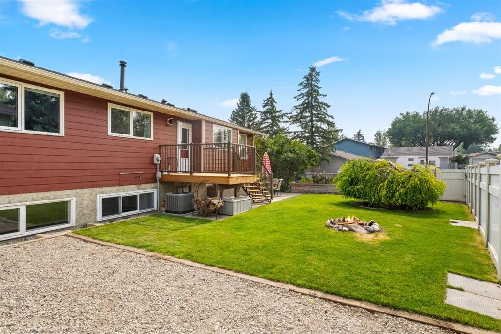 272 Deercliff Road SE