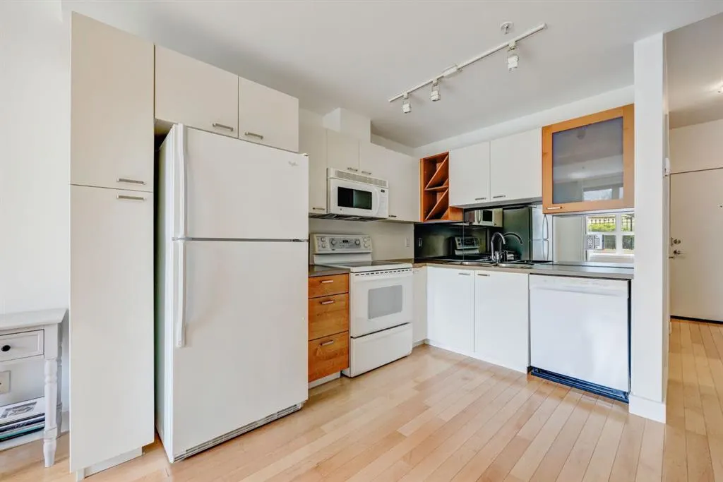 315 24 Avenue SW, #150