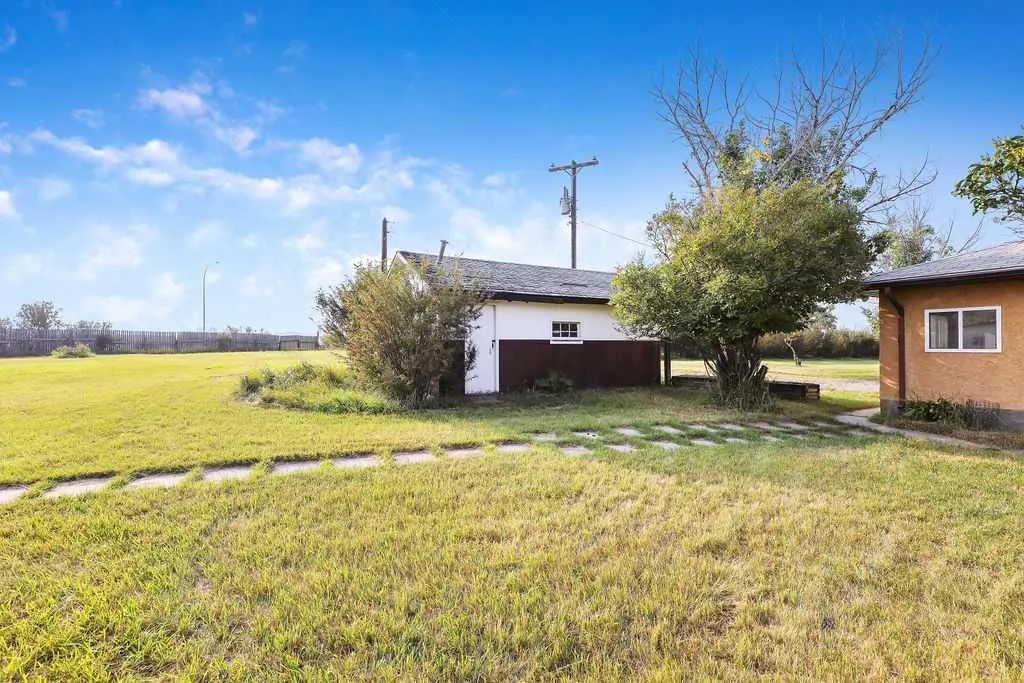 282013 HWY 533