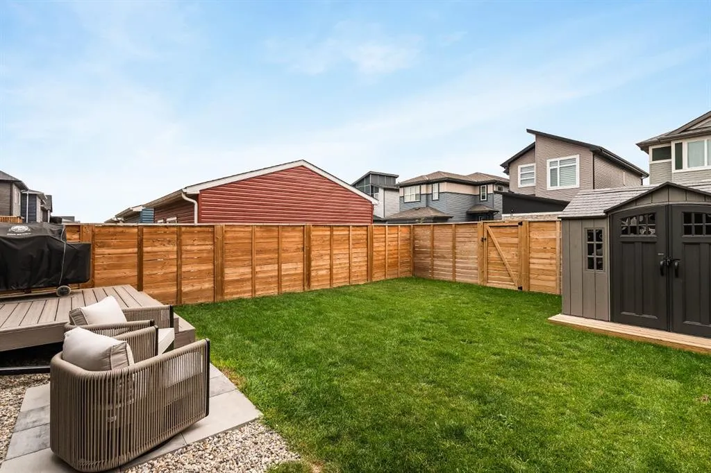 229 Walgrove Way SE