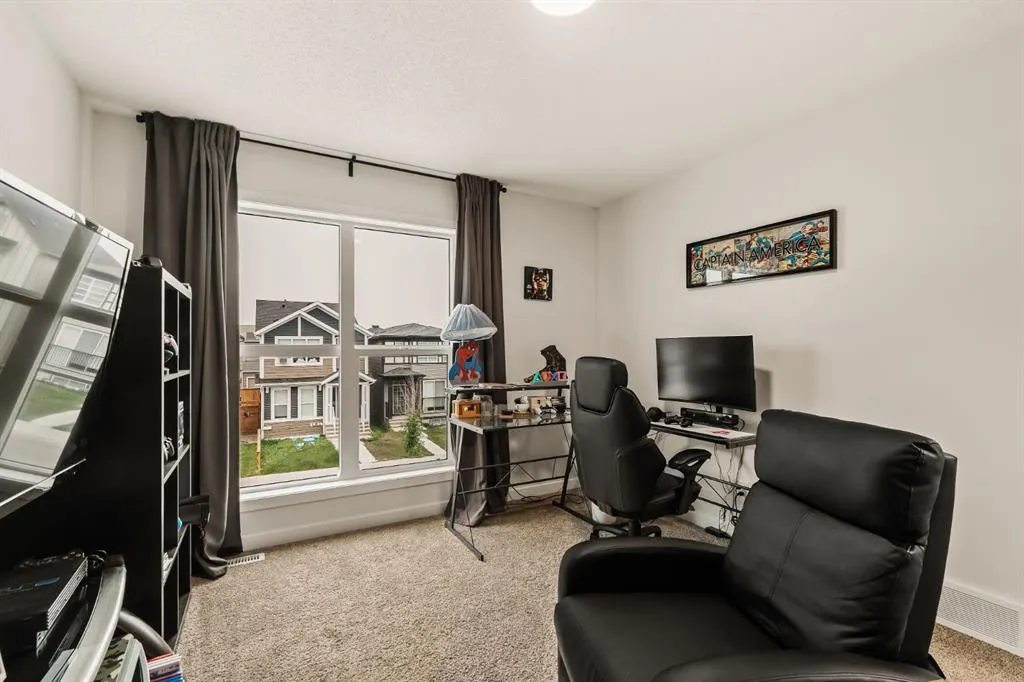 229 Walgrove Way SE