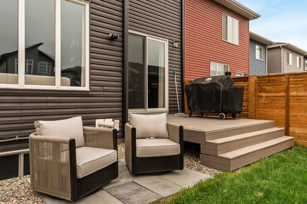 229 Walgrove Way SE