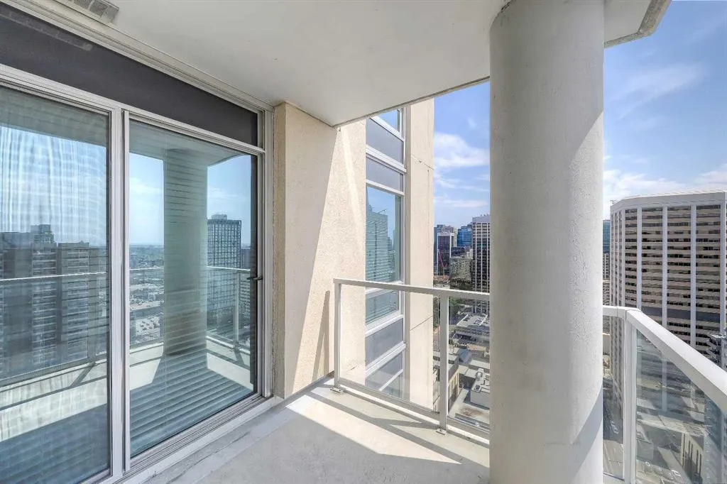 930 6 Avenue SW, #3206