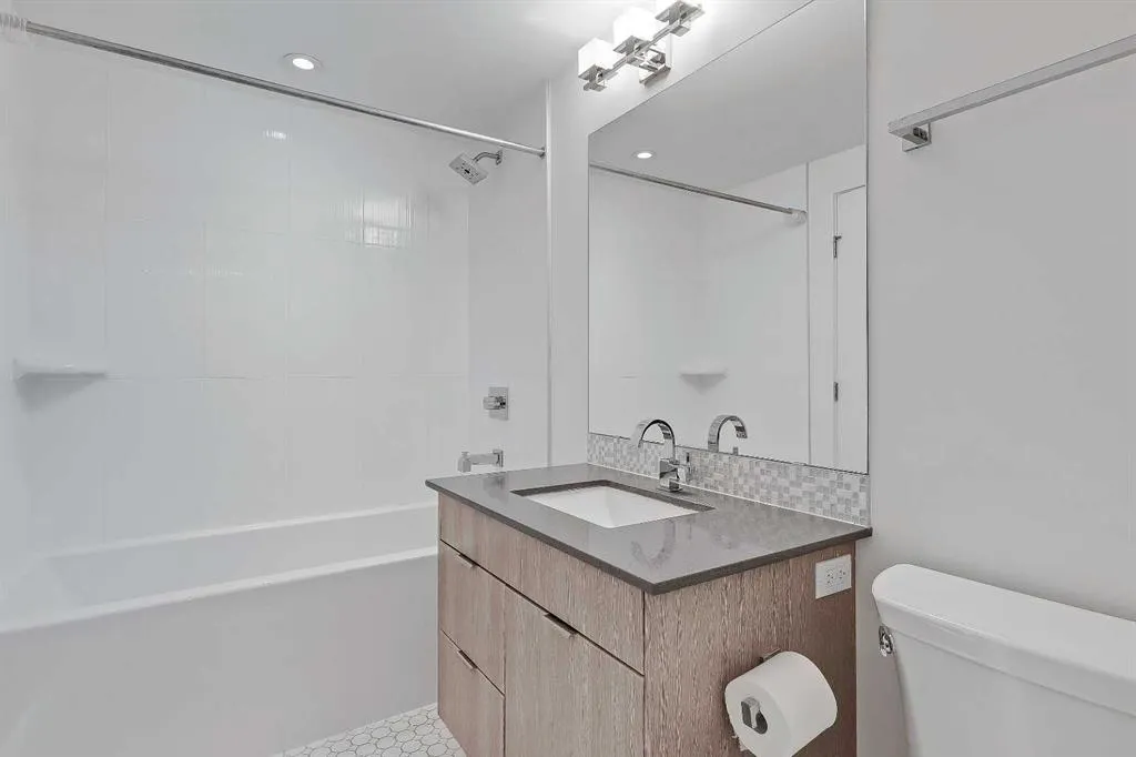 930 6 Avenue SW, #3206