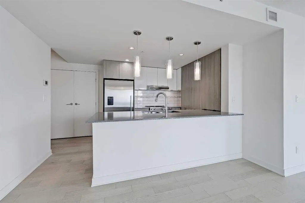 930 6 Avenue SW, #3206