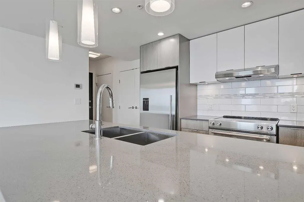 930 6 Avenue SW, #3206