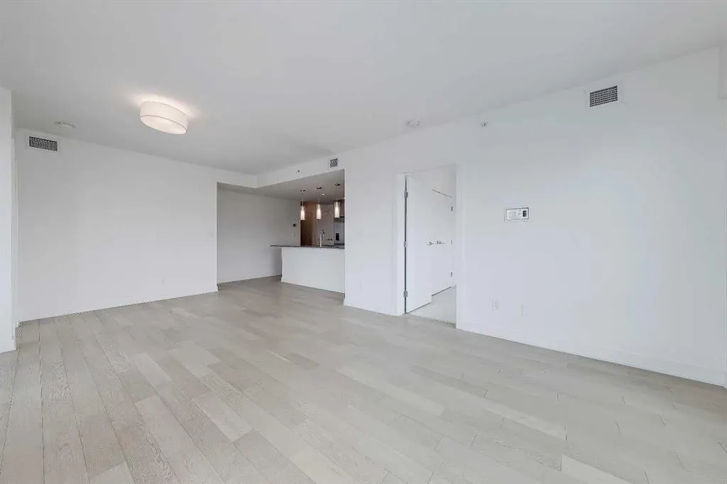 930 6 Avenue SW, #3206