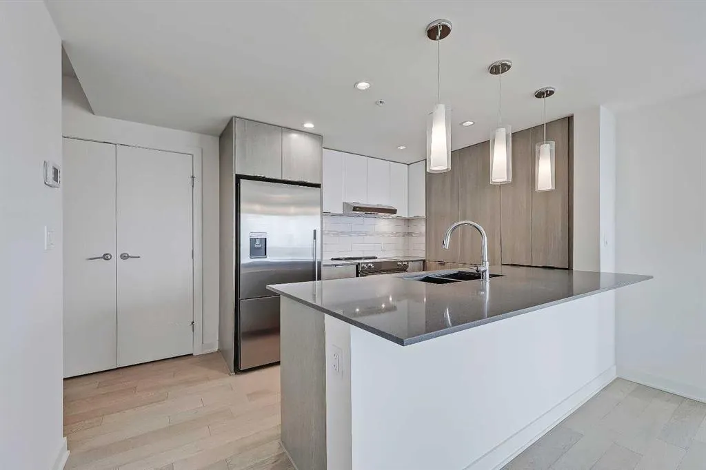 930 6 Avenue SW, #3206