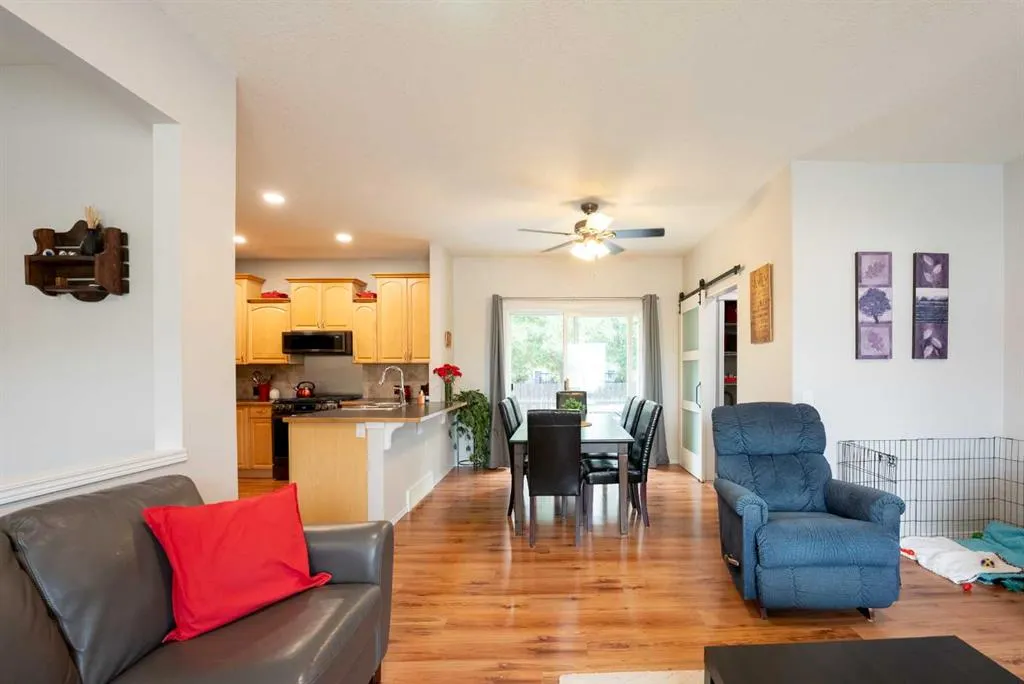 215 Allen Crescent