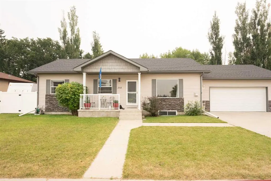 215 Allen Crescent
