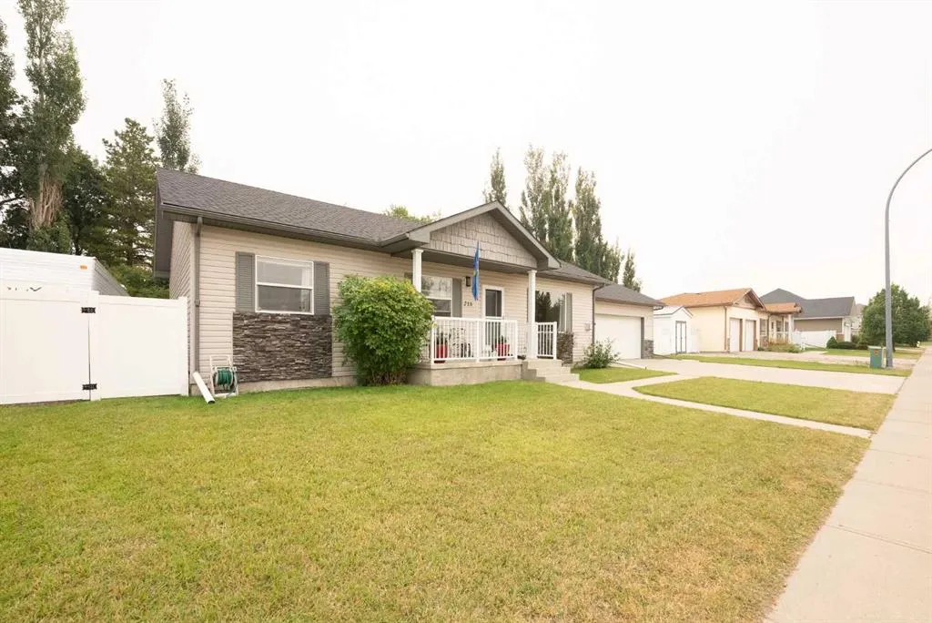 215 Allen Crescent