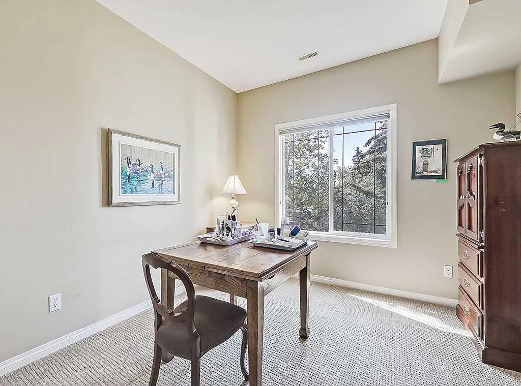 427 Rocky Vista Gardens NW