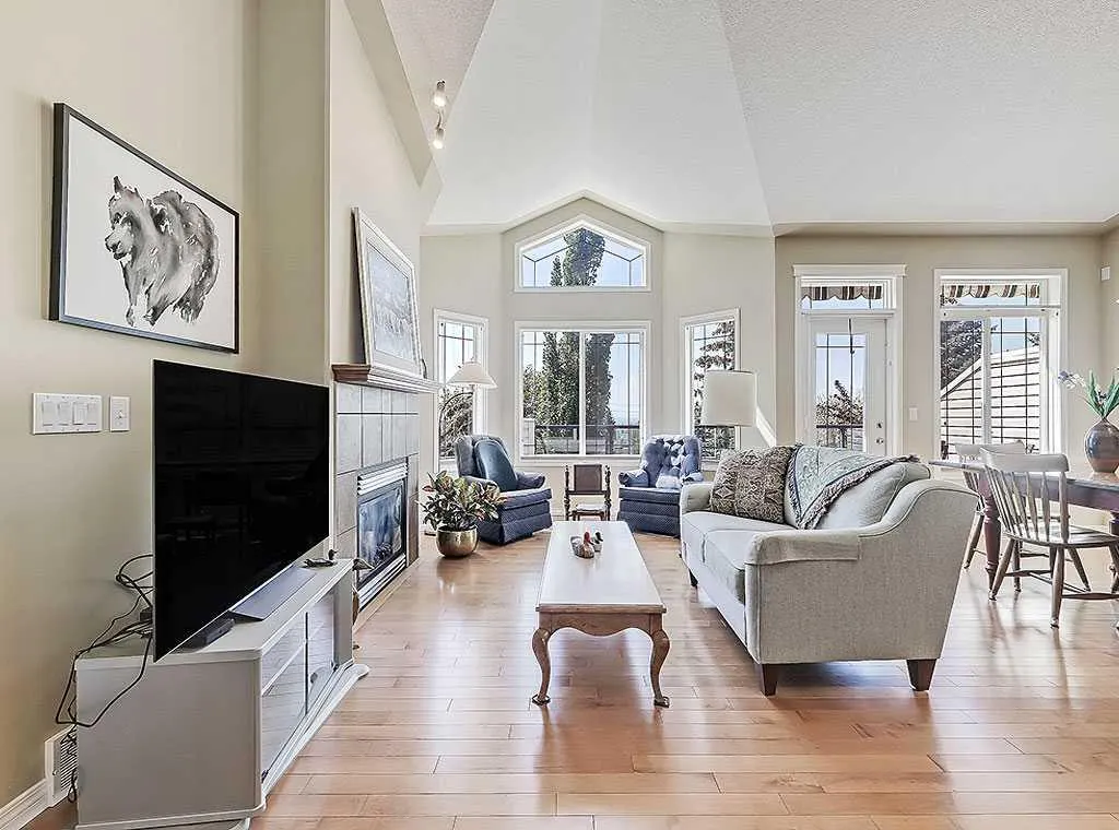 427 Rocky Vista Gardens NW