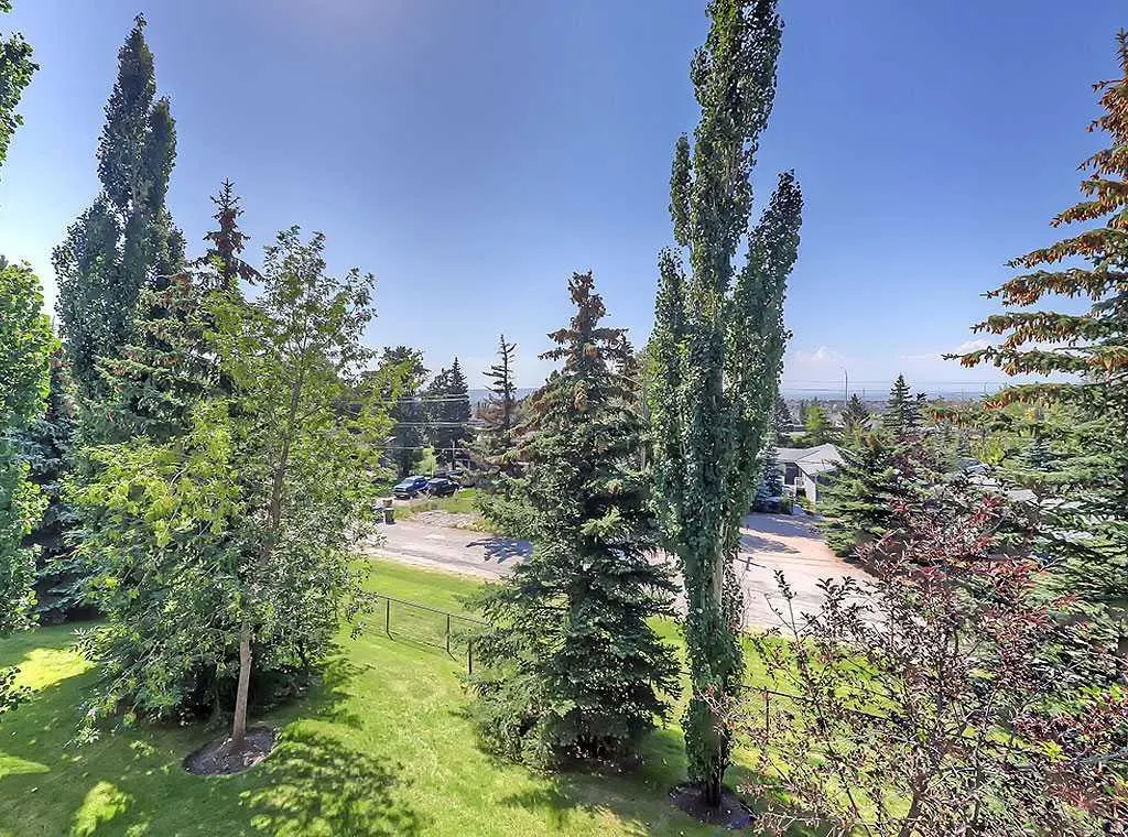 427 Rocky Vista Gardens NW