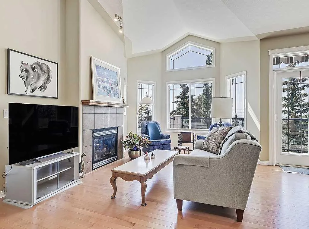 427 Rocky Vista Gardens NW