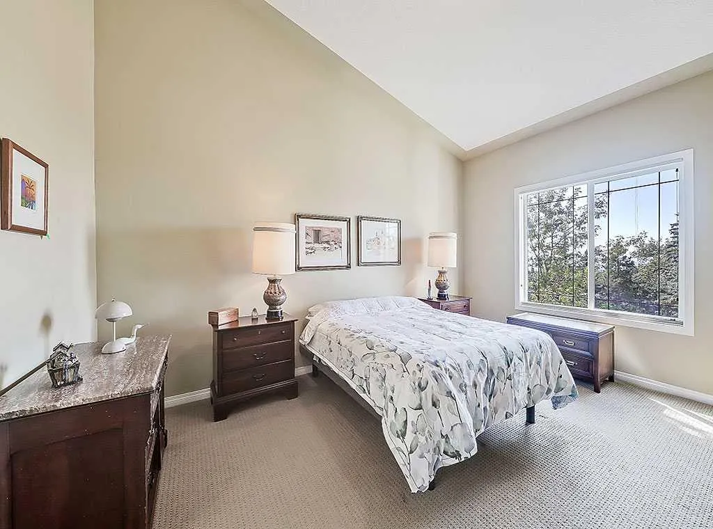 427 Rocky Vista Gardens NW