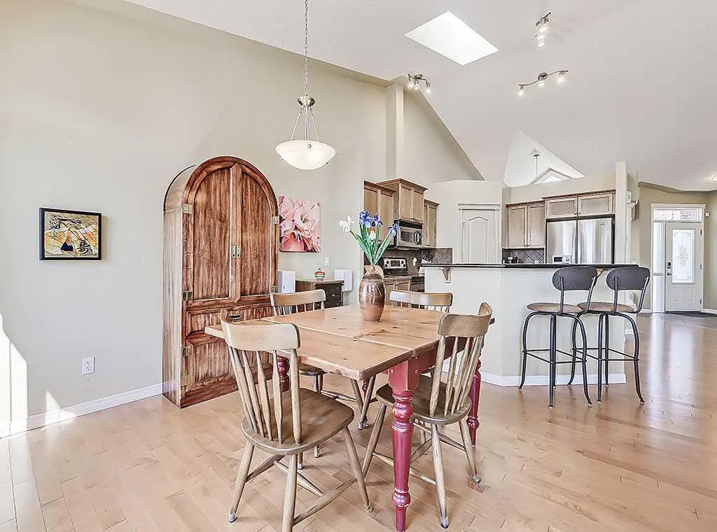 427 Rocky Vista Gardens NW
