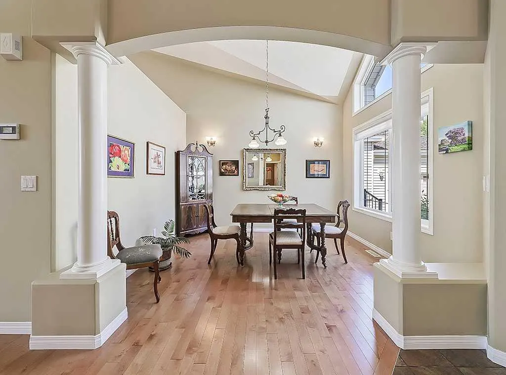 427 Rocky Vista Gardens NW