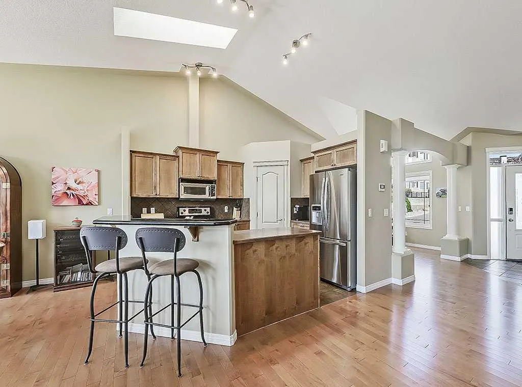 427 Rocky Vista Gardens NW