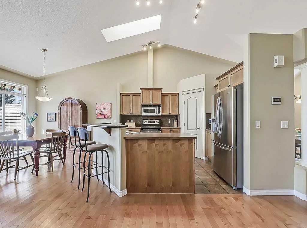427 Rocky Vista Gardens NW