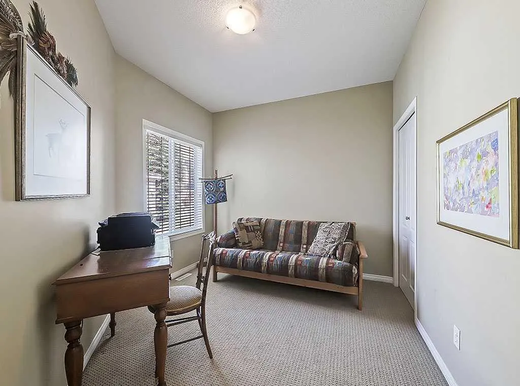 427 Rocky Vista Gardens NW