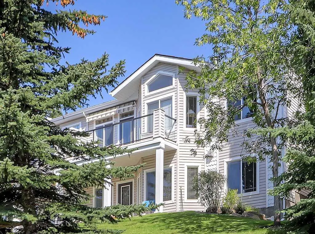 427 Rocky Vista Gardens NW