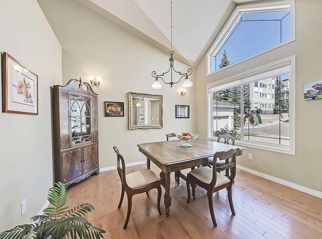 427 Rocky Vista Gardens NW