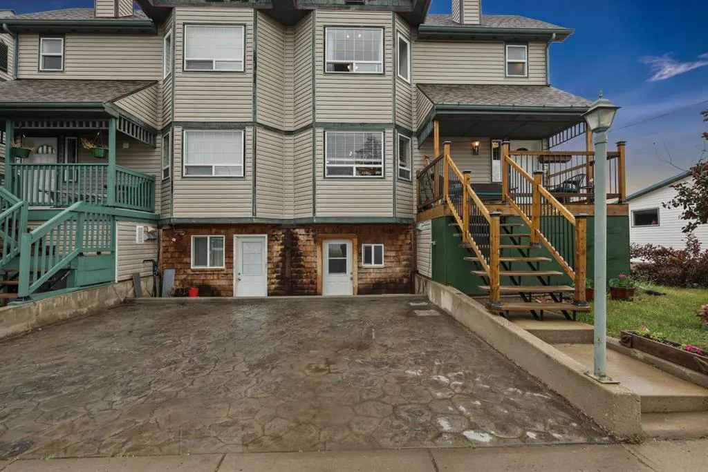 401 6 Street, #1