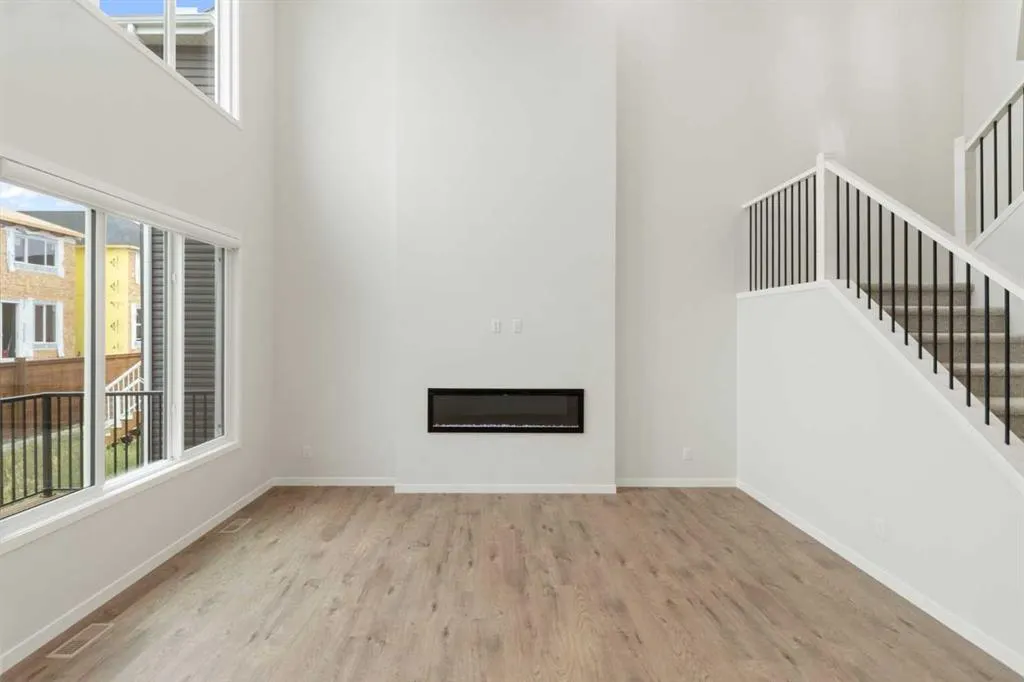 19839 44 Street SE