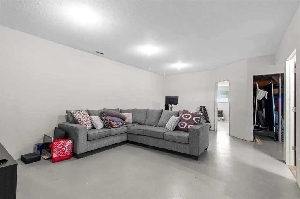 267 Jenner Crescent