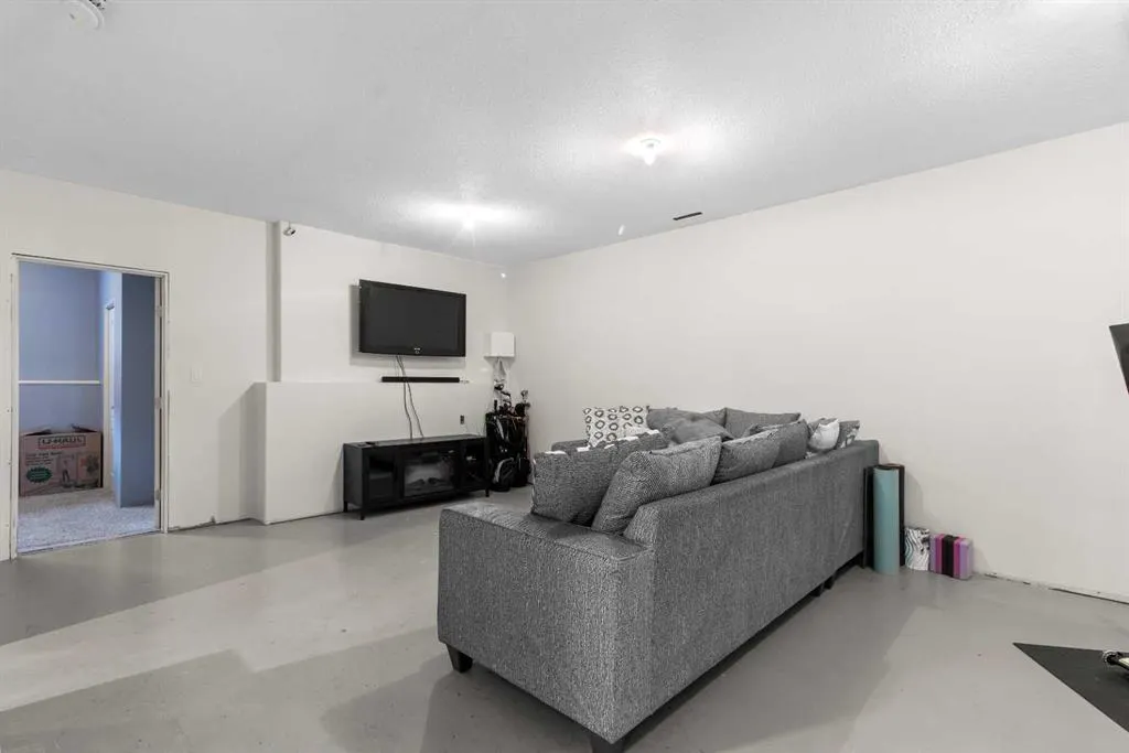 267 Jenner Crescent