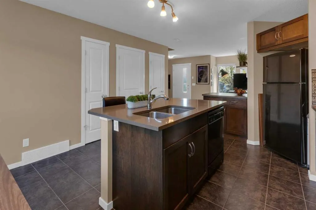132 Walden Gate SE