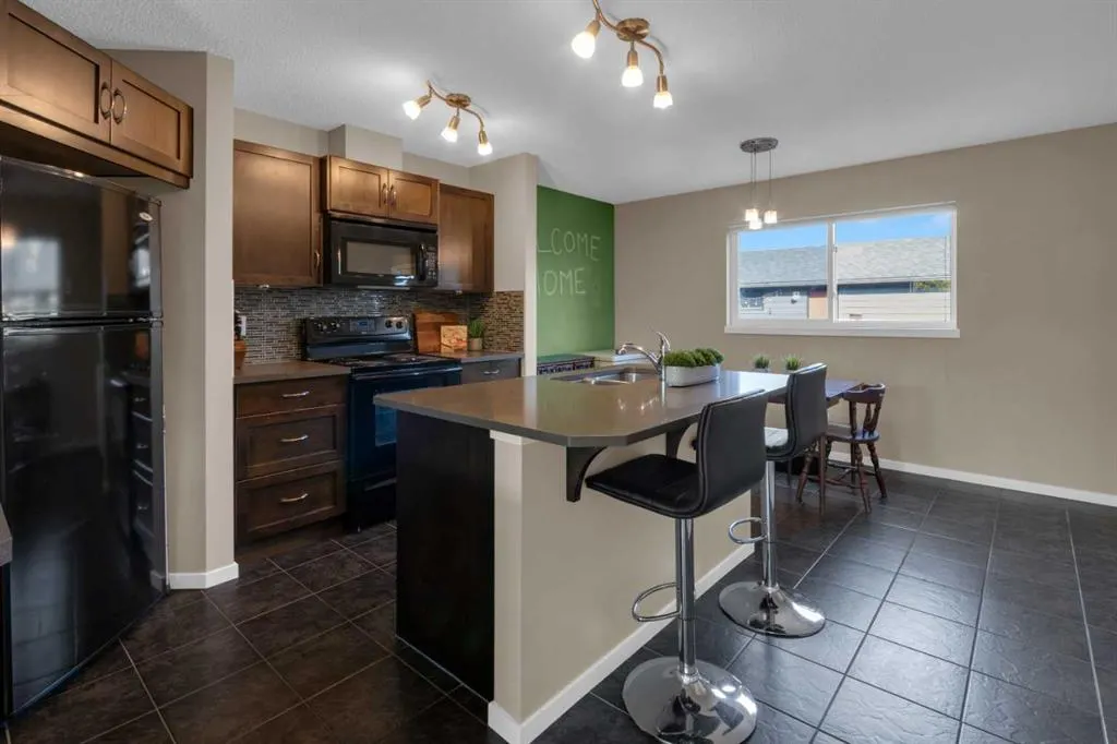 132 Walden Gate SE