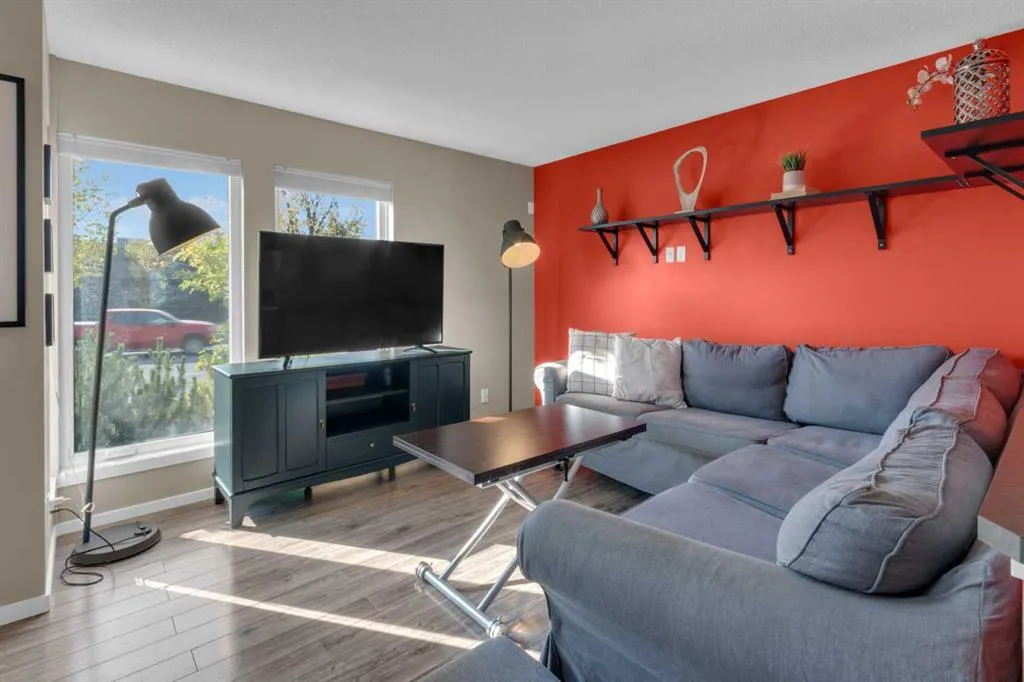 132 Walden Gate SE