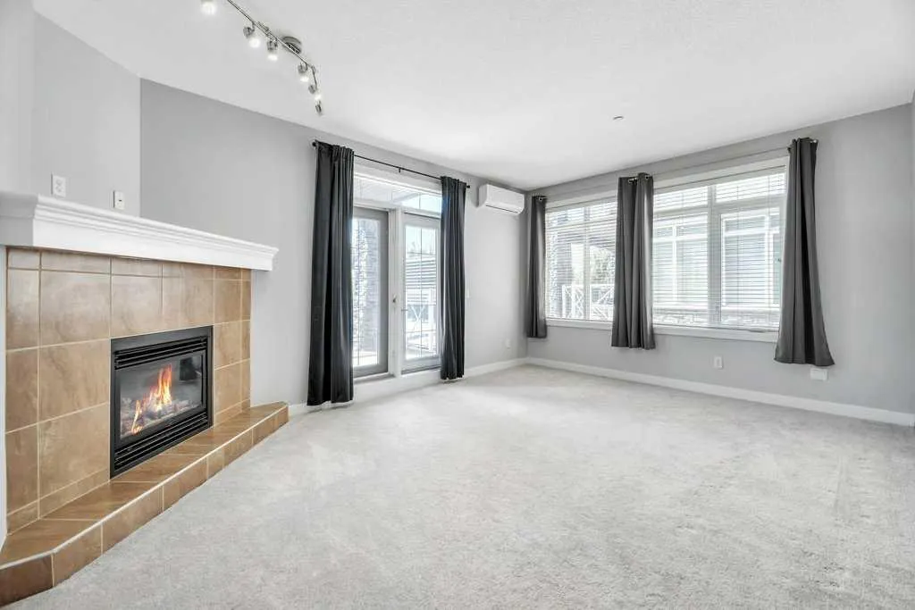 1005B Westmount Drive, #102