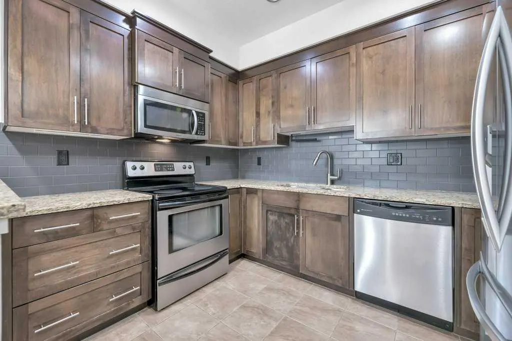 1005B Westmount Drive, #102