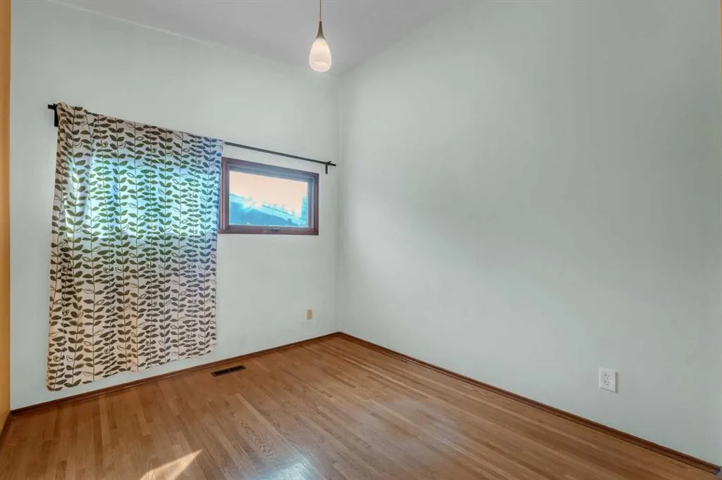 2833 / 2835 14 Avenue SE