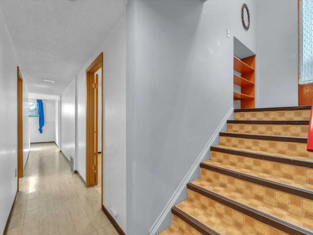 2833 / 2835 14 Avenue SE