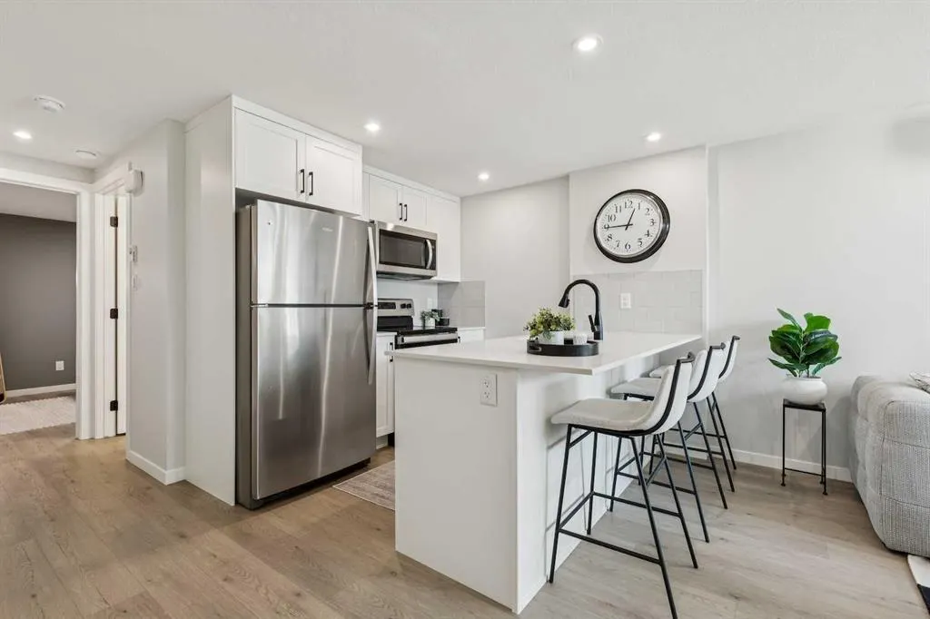 135 Mahogany Parade SE, #105