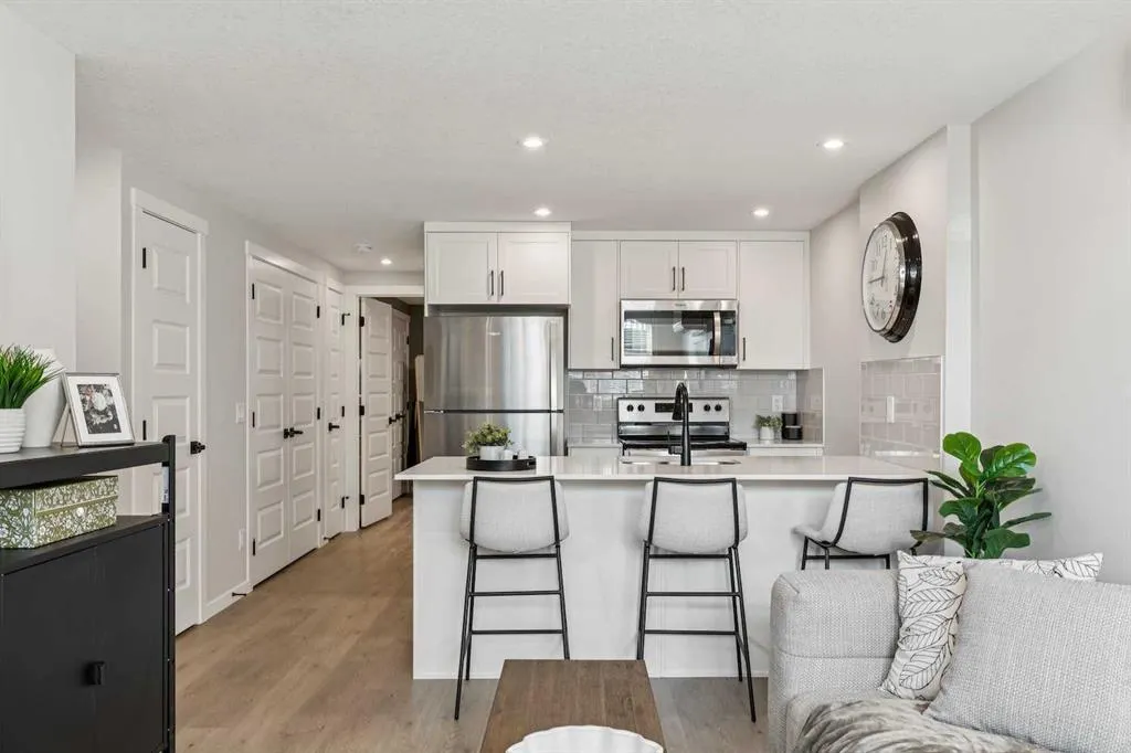 135 Mahogany Parade SE, #105