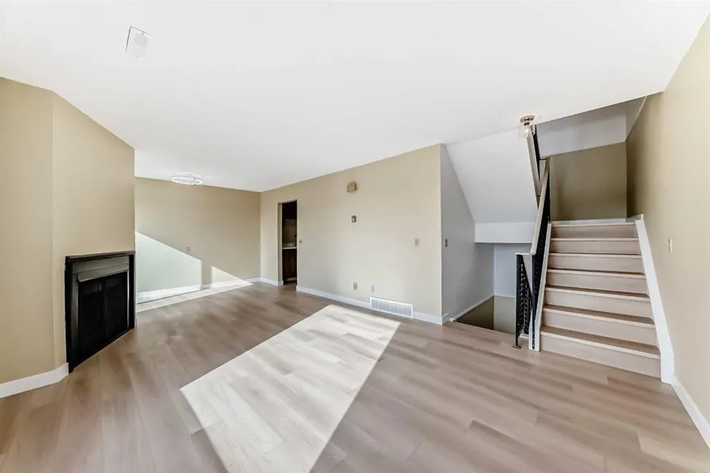 2511 38 Street NE, #10